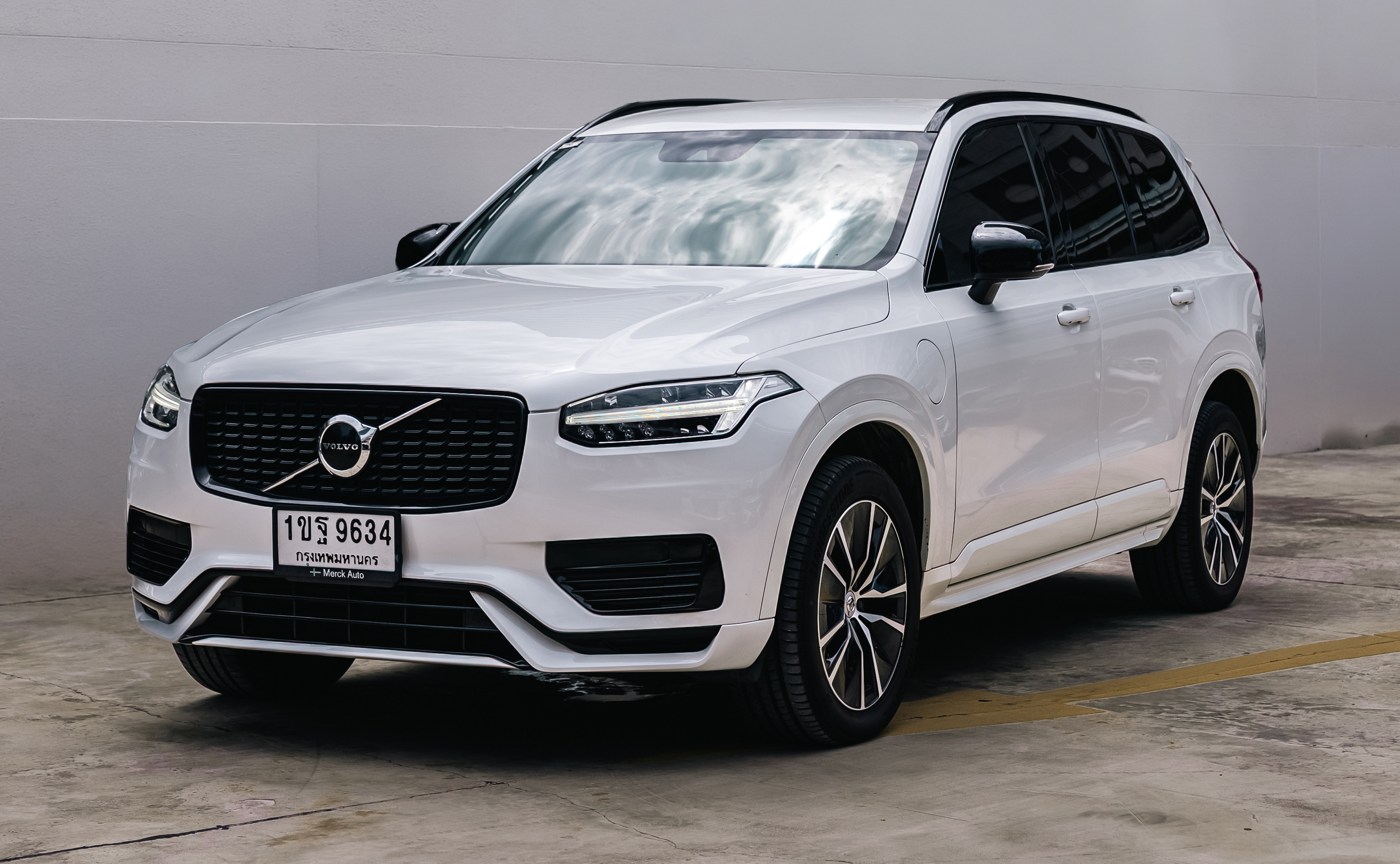 VOLVO XC90 (155,xxx) Recharge T8 AWD R-Design Expression