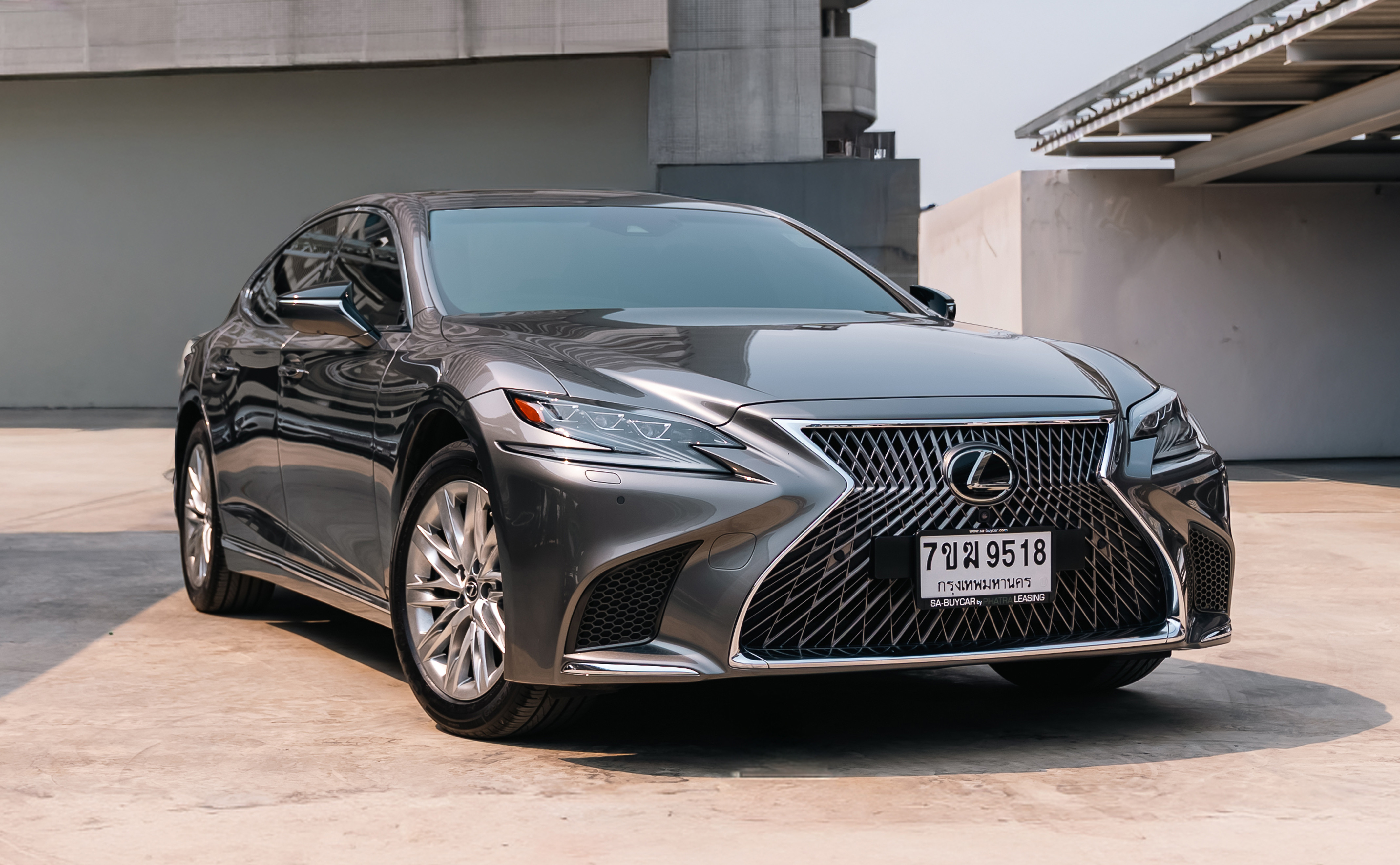 LEXUS LS350 (125,xxx) Luxury (CBU)