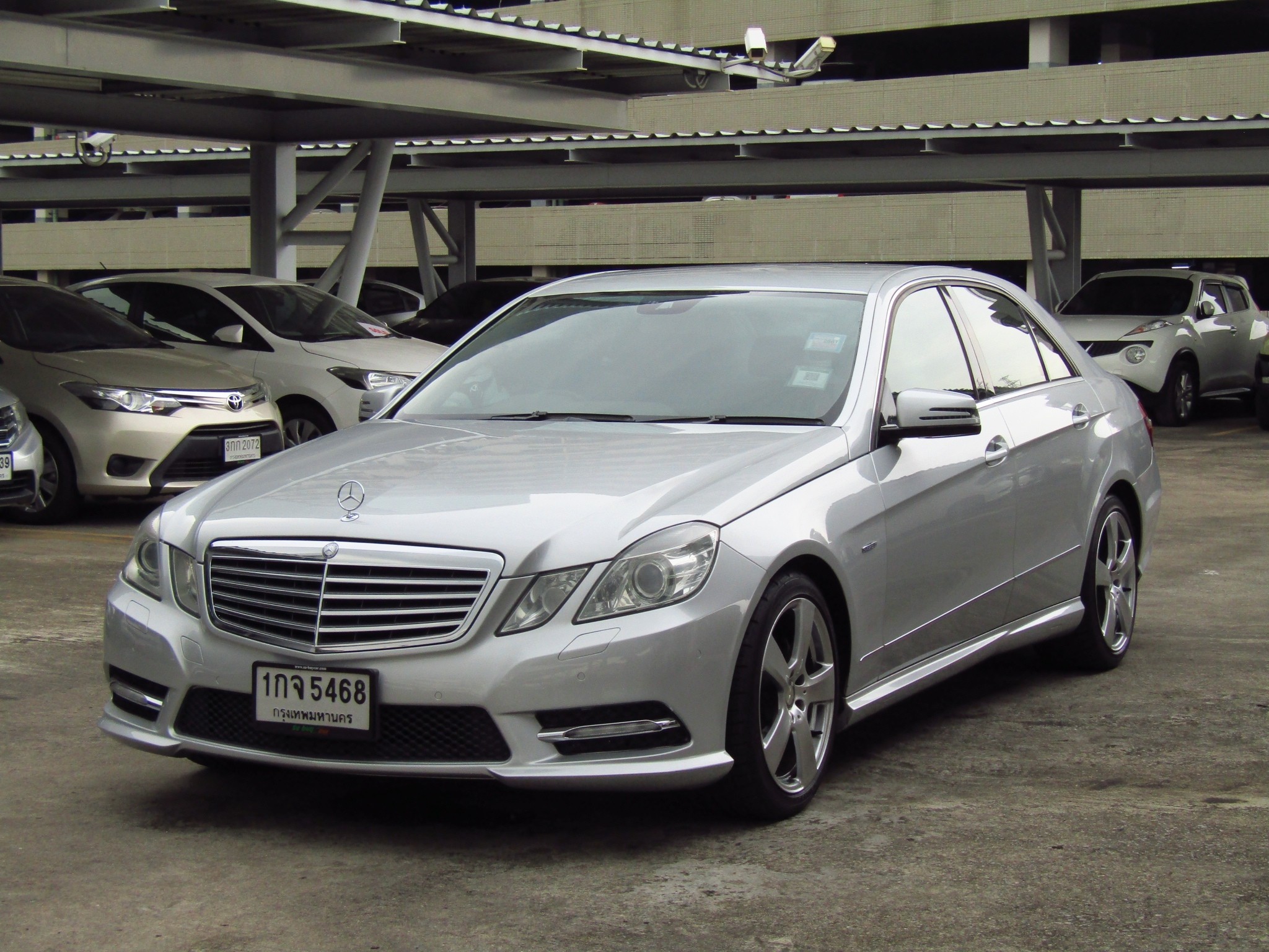 MERCEDES BENZ (123,xxx) E200 CGI BlueEFFICIENCY ELEGANCE SPORT SALOON MERCEDES BENZ (123,xxx) E200 CGI BlueEFFICIENCY ELEGANCE SPORT SALOON