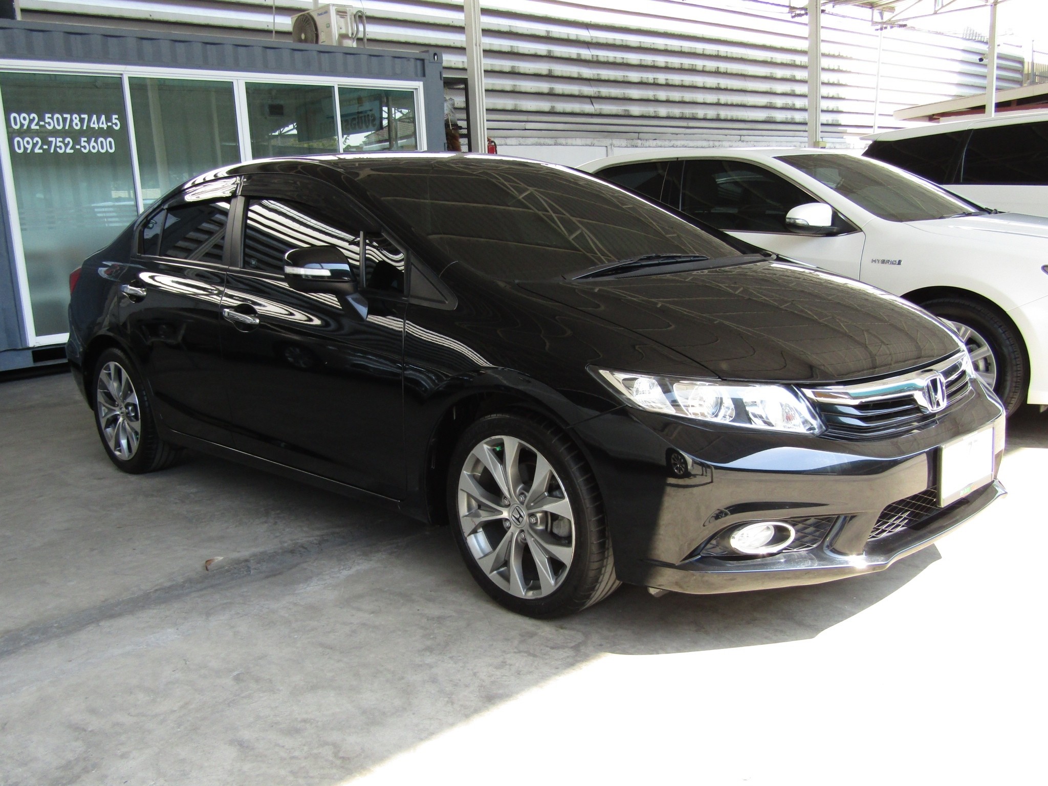 Honda Civic 2.0 (81,xxx) EL NAVI Sedan AT Honda Civic 2.0 (81,xxx) EL NAVI Sedan AT