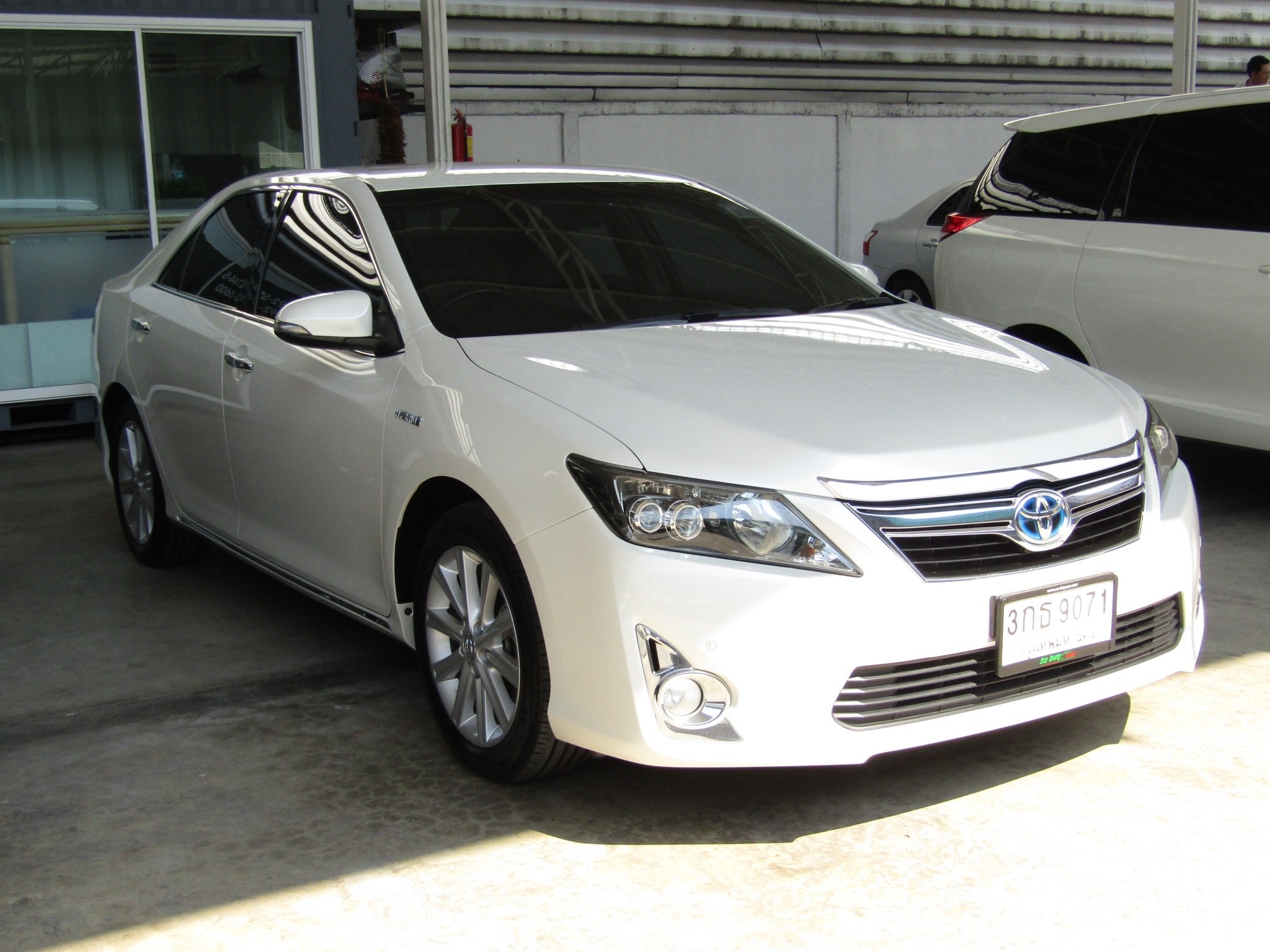 Toyota Camry 2.5 V (94,xxx) Hybrid Sedan AT Toyota Camry 2.5 V (94,xxx) Hybrid Sedan AT