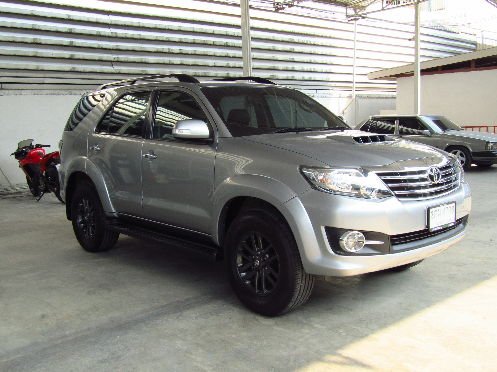 Toyota Fortuner 3.0 (85,xxx) V SUV AT Toyota Fortuner 3.0 (85,xxx) V SUV AT