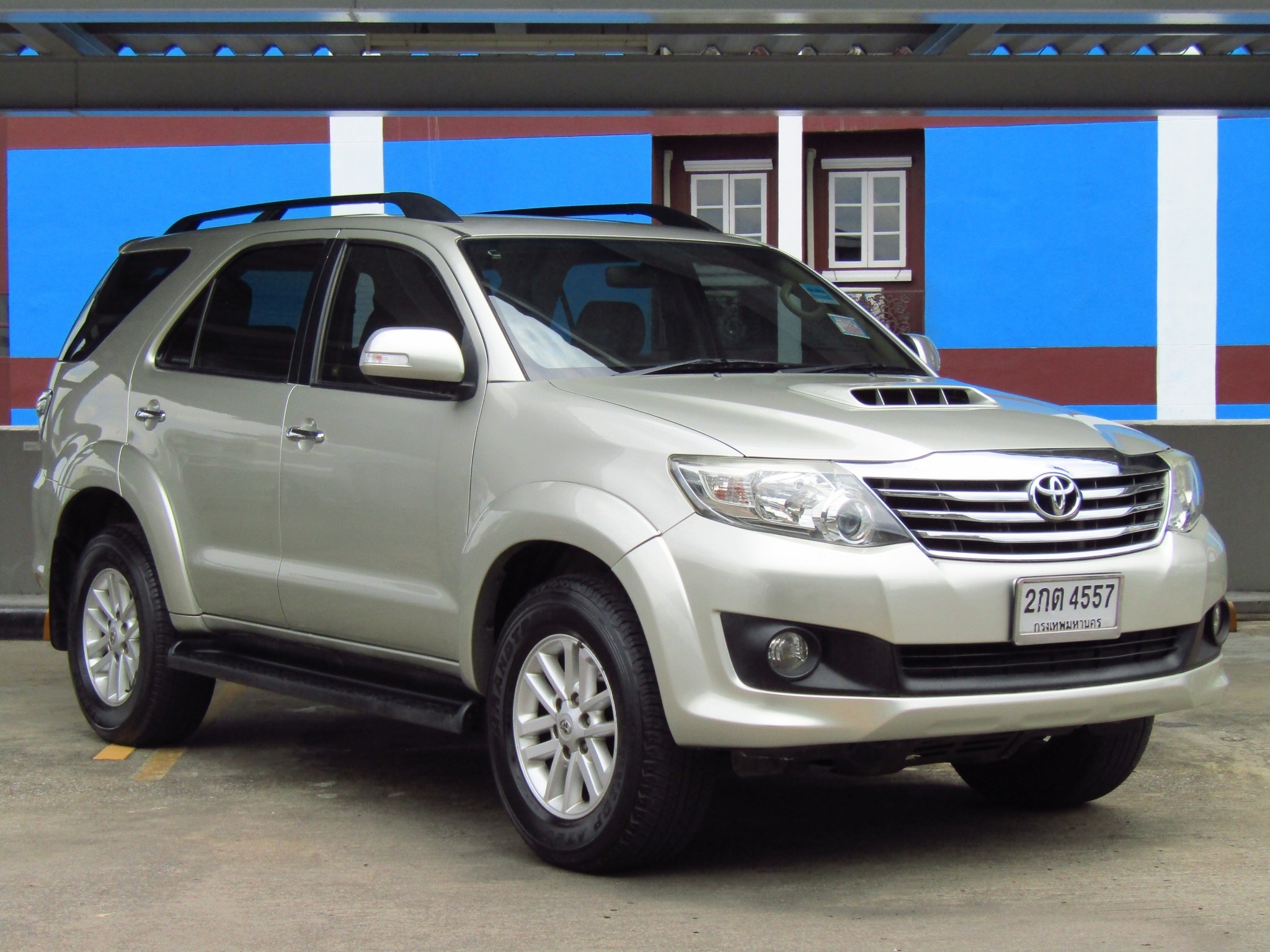 TOYOTA FORTUNER (202,xxx) 3.0 V (2WD) TOYOTA FORTUNER (202,xxx) 3.0 V (2WD)