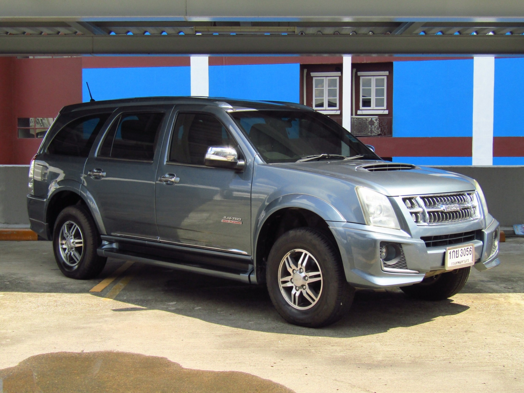 ISUZU MU-7 (267,xxx) SUPER TITANIUM 4x2 A/T VGS CHOIZ ISUZU MU-7 (267,xxx) SUPER TITANIUM 4x2 A/T VGS CHOIZ