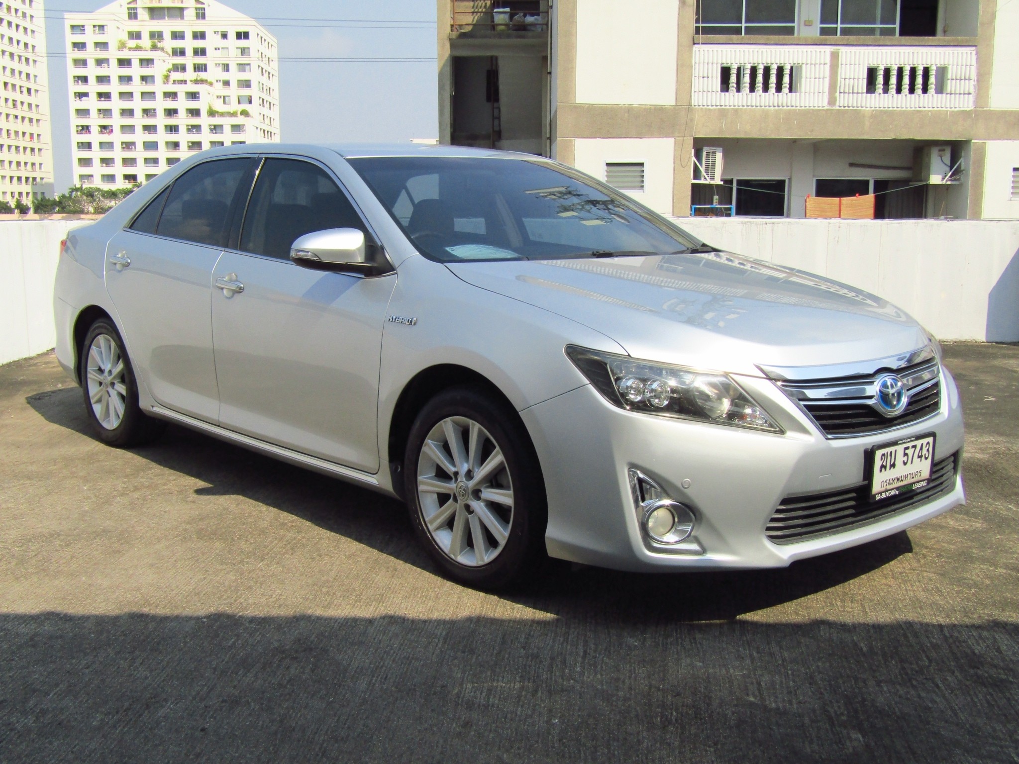 TOYOTA CAMRY 2.5 V (123,xxx) (DVD+NAVIGATOR) Hybrid TOYOTA CAMRY 2.5 V (123,xxx) (DVD+NAVIGATOR) Hybrid