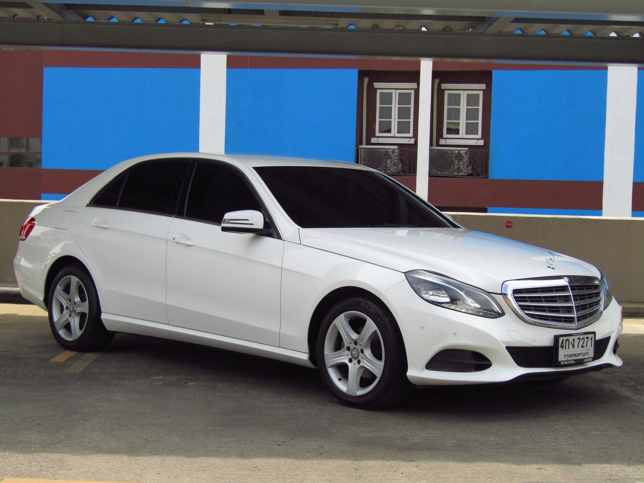 Mercedes-Benz (162,xxx) E200 EXECUTIVE FACELIFT (CKD) Mercedes-Benz (162,xxx) E200 EXECUTIVE FACELIFT (CKD)