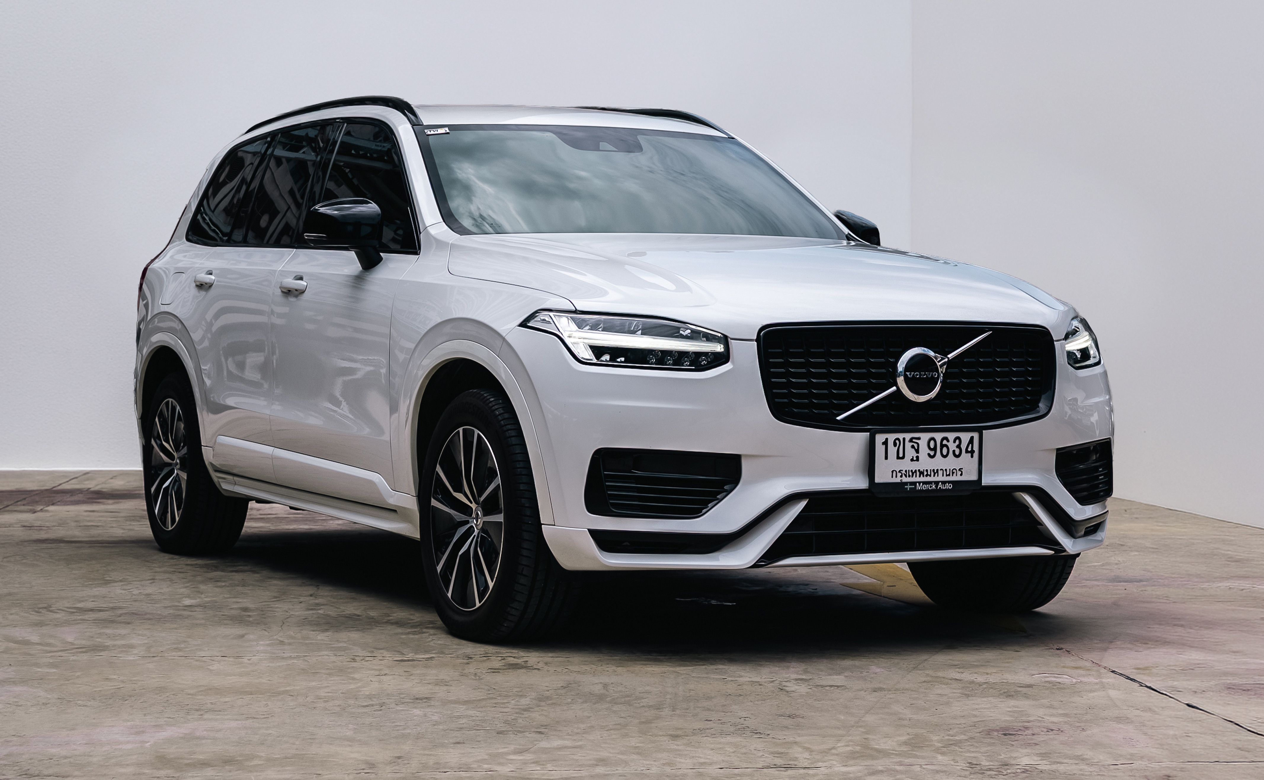 VOLVO XC90 (155,xxx) Recharge T8 AWD R-Design Expression