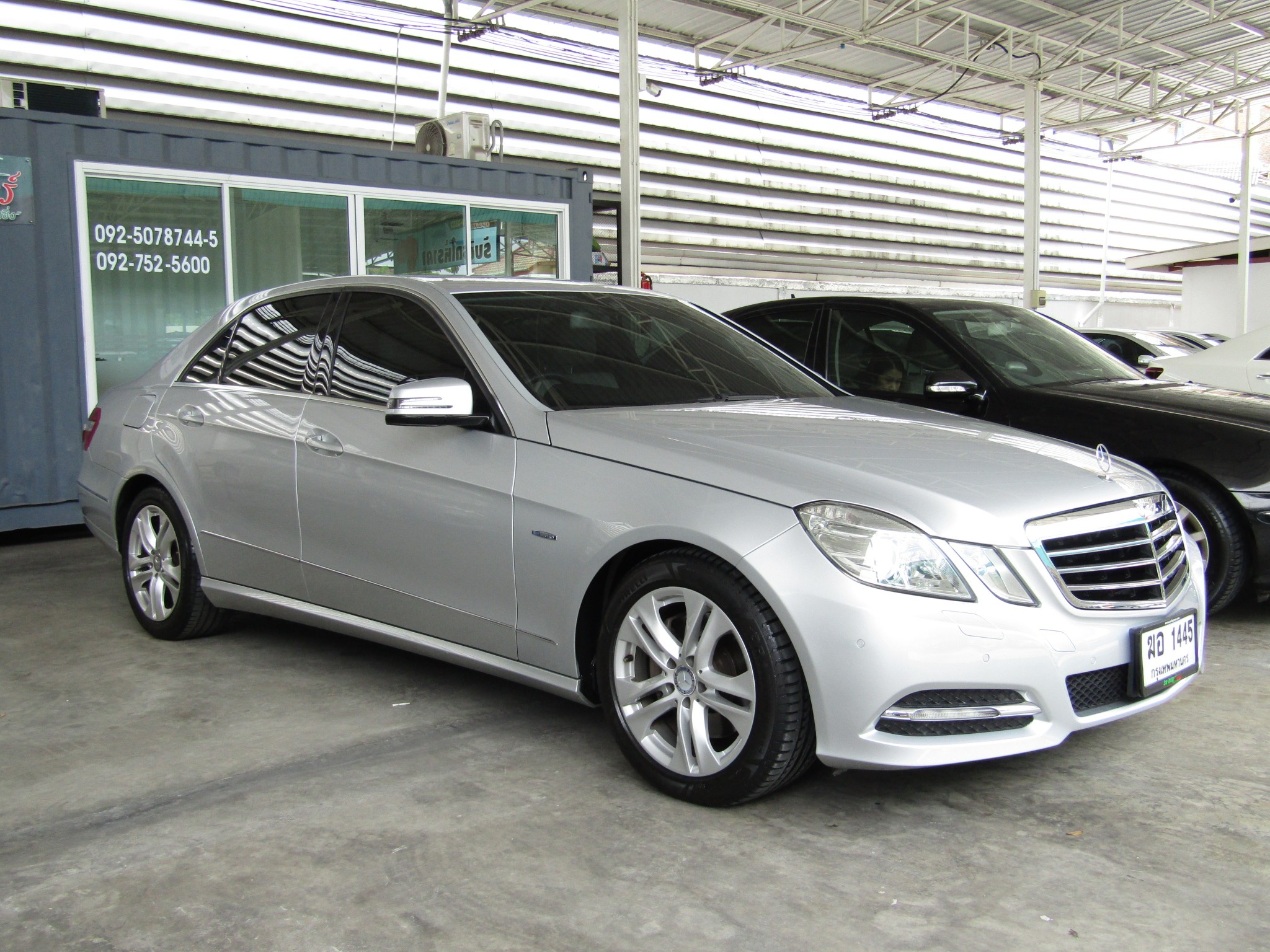 Mercedes-Benz E250 (82,xxx) BlueEFFICIENCY 1.8 W212 Avantgarde Sedan AT Mercedes-Benz E250 (82,xxx) BlueEFFICIENCY 1.8 W212 Avantgarde Sedan AT