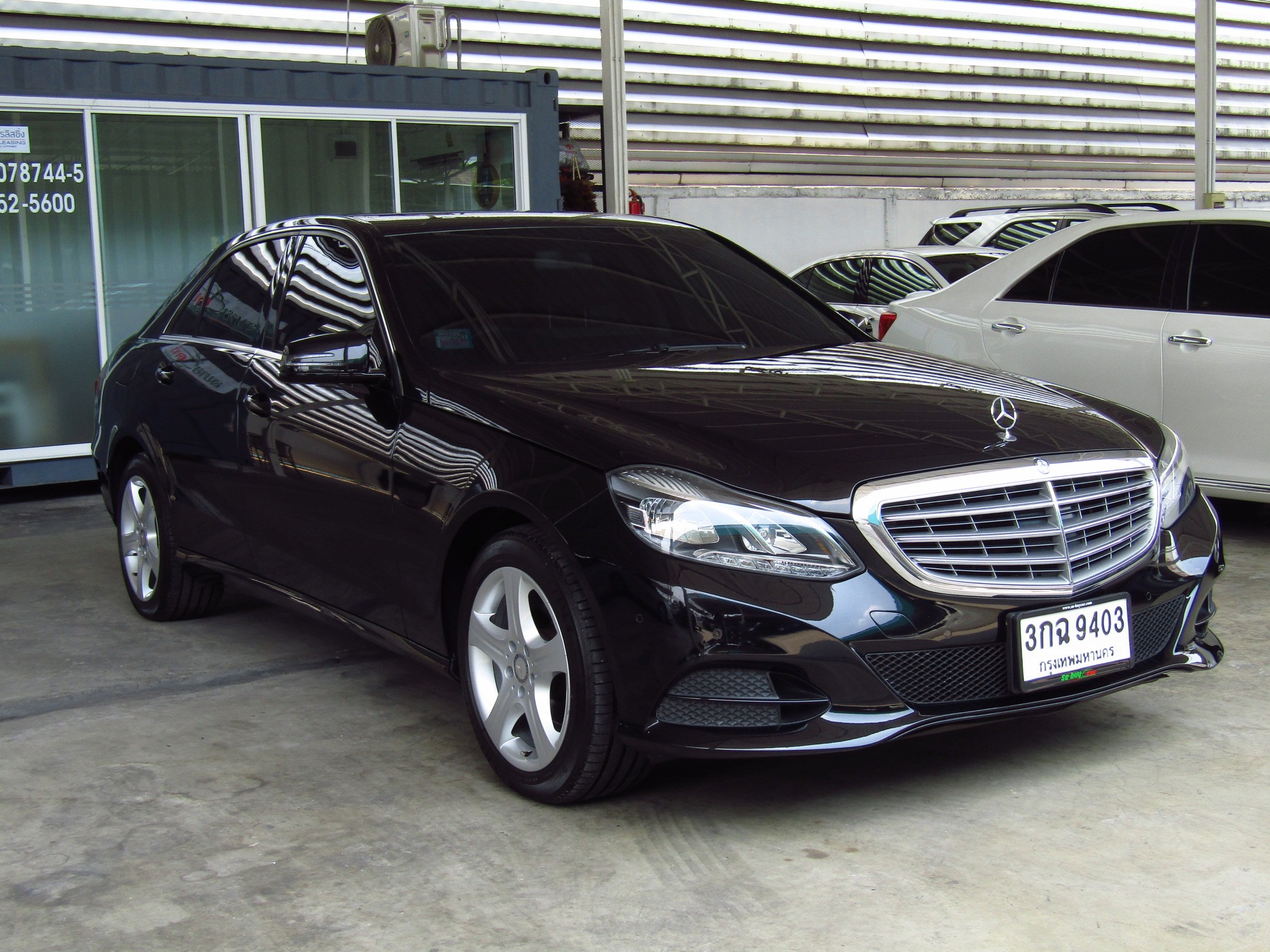 Mercedes-Benz (71,xxx) E200 EXECUTIVE FACELIFT (CKD) AT Sedan Mercedes-Benz (71,xxx) E200 EXECUTIVE FACELIFT (CKD) AT Sedan