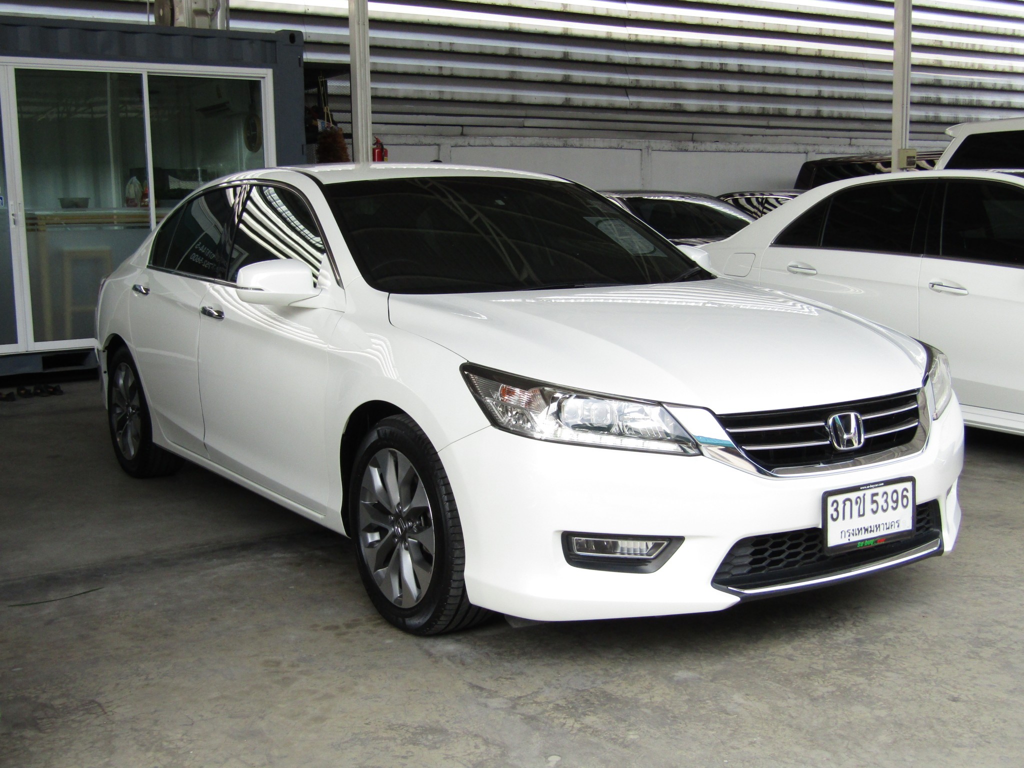 Honda Accord (104,xxx) EL 2.4 Navi (WOR) AT Sedan Honda Accord (104,xxx) EL 2.4 Navi (WOR) AT Sedan