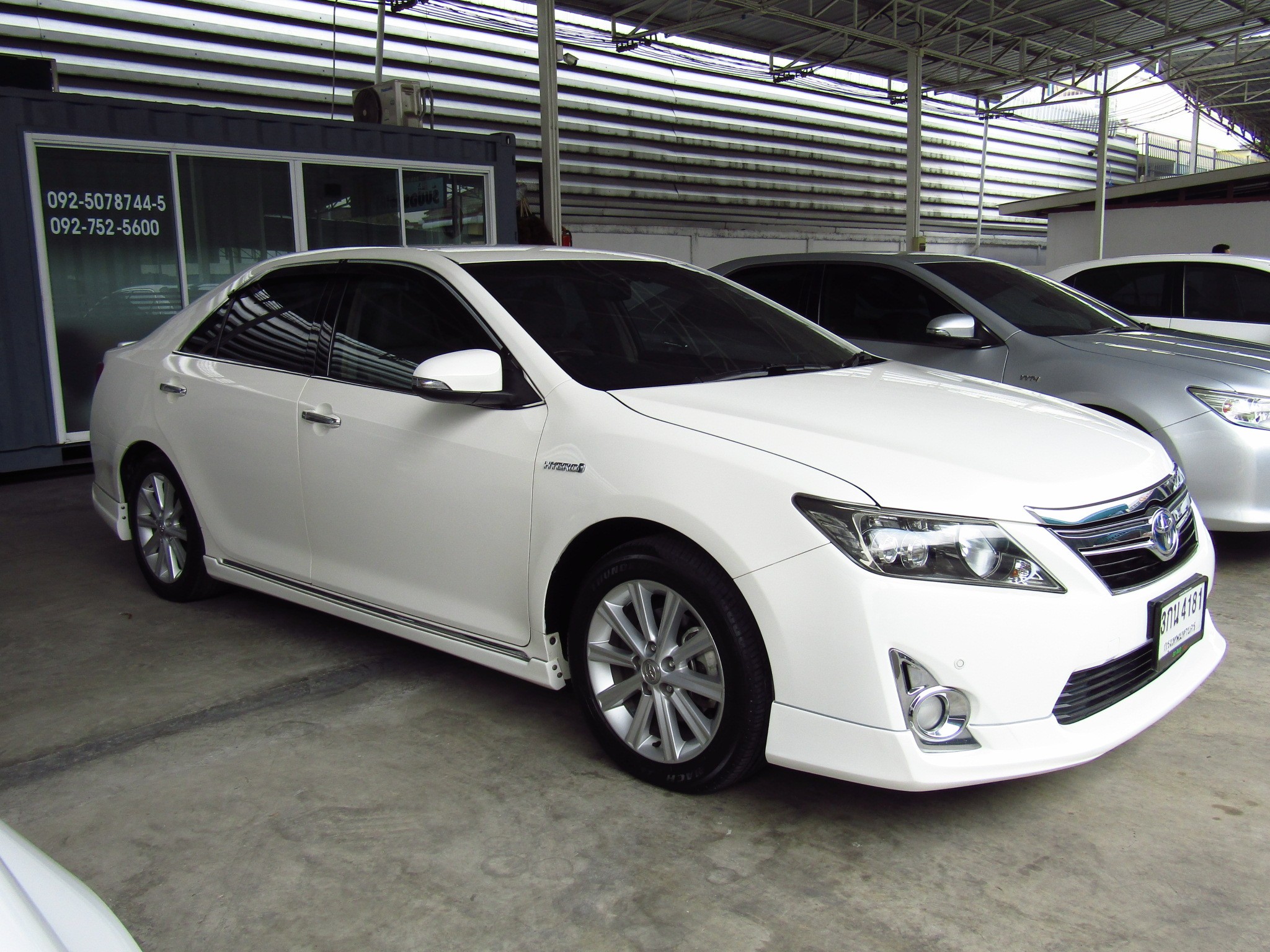 Toyota Camry 2.5 V (105,xxx) DVD + Navigator Hybrid Sedan AT Toyota Camry 2.5 V (105,xxx) DVD + Navigator Hybrid Sedan AT