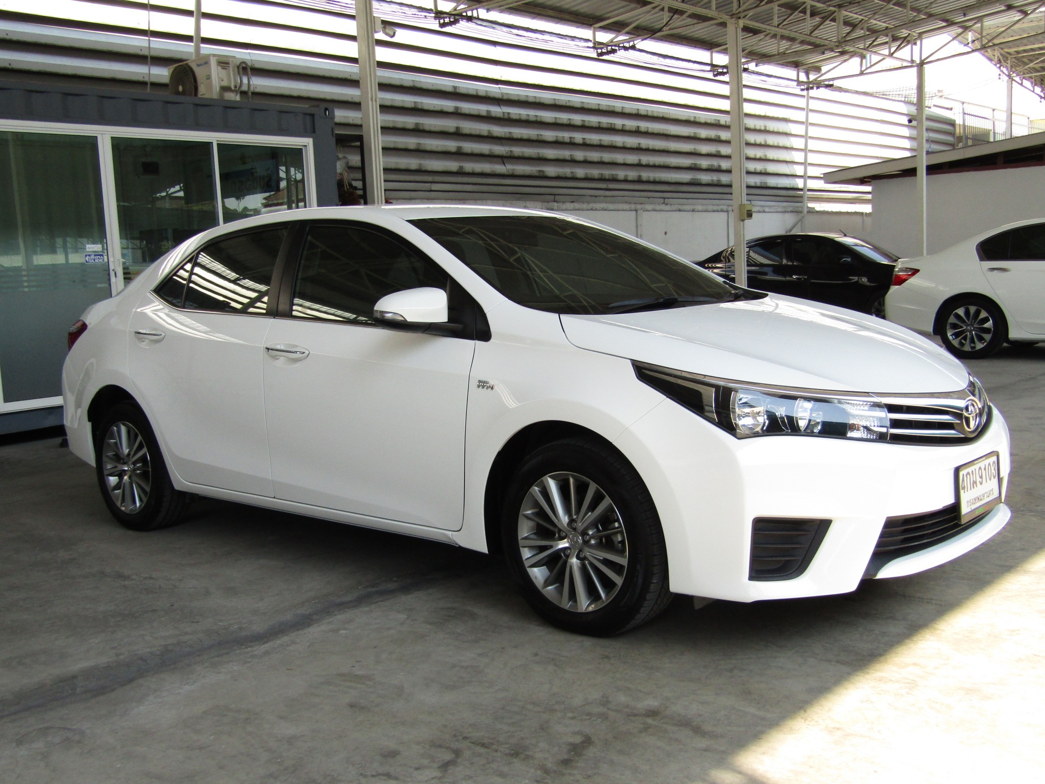 Toyota Corolla Altis (66,xxx) G 1.6 AT Sedan Toyota Corolla Altis (66,xxx) G 1.6 AT Sedan