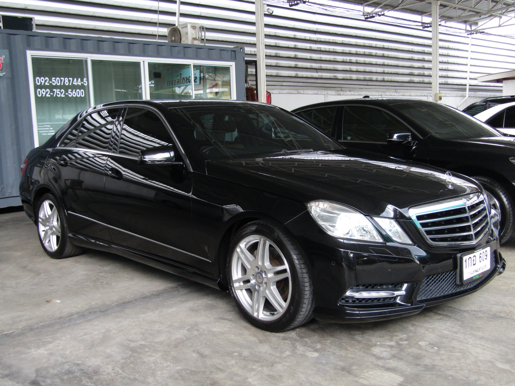 Mercedes-Benz E250 (108,xxx)  BlueEFFICIENCY Avantgarde SPORT AMG Sedan AT 