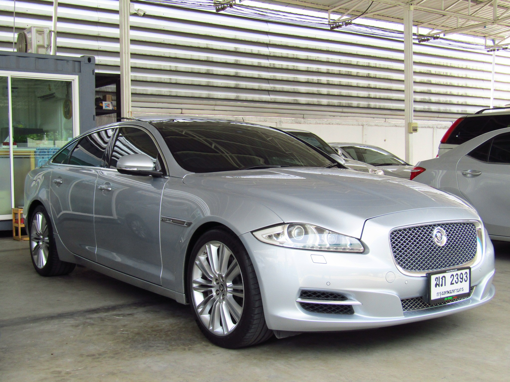 Jaguar XJ (94,xxx) 5.0L V8 Portfolio LWB AT Sedan Jaguar XJ (94,xxx) 5.0L V8 Portfolio LWB AT Sedan