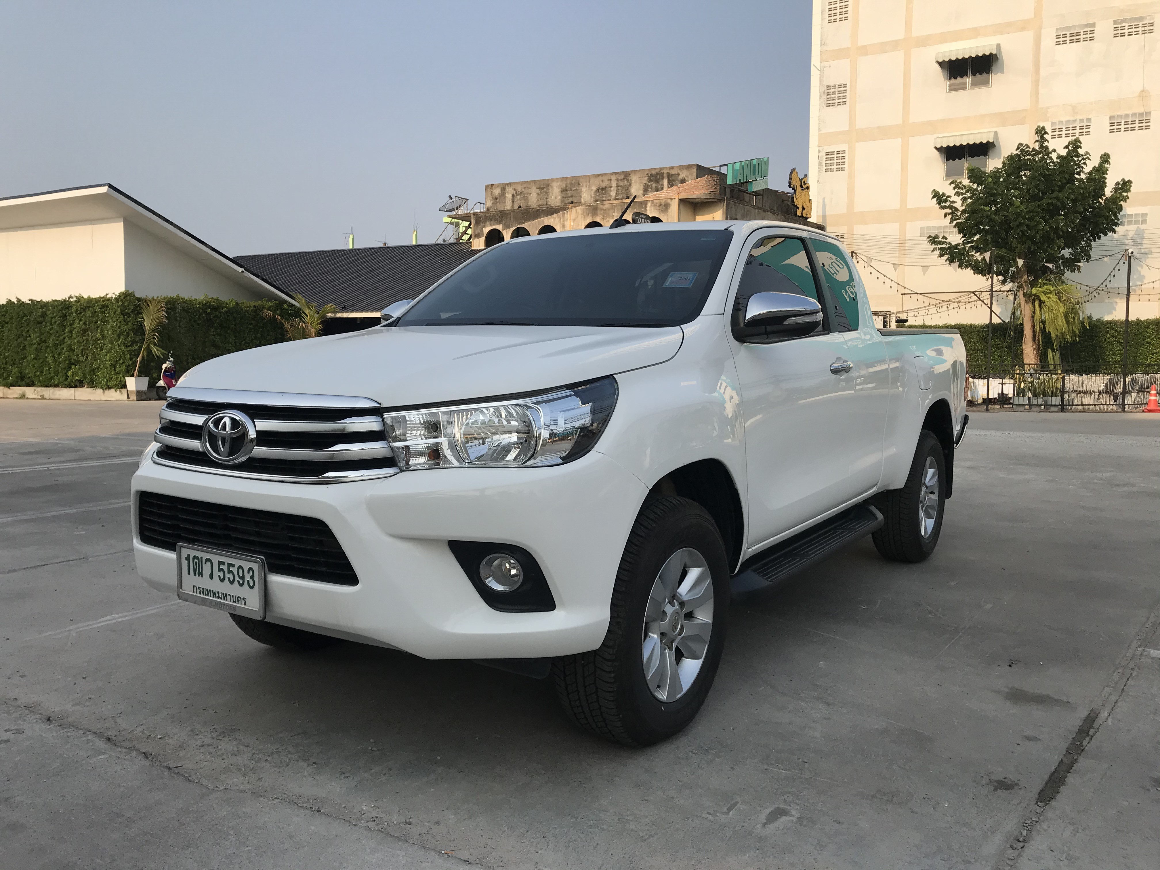 TOYOTA HILUX REVO (53,xxx) Smart Cab PreRunner 2.8G TOYOTA HILUX REVO (53,xxx) Smart Cab PreRunner 2.8G
