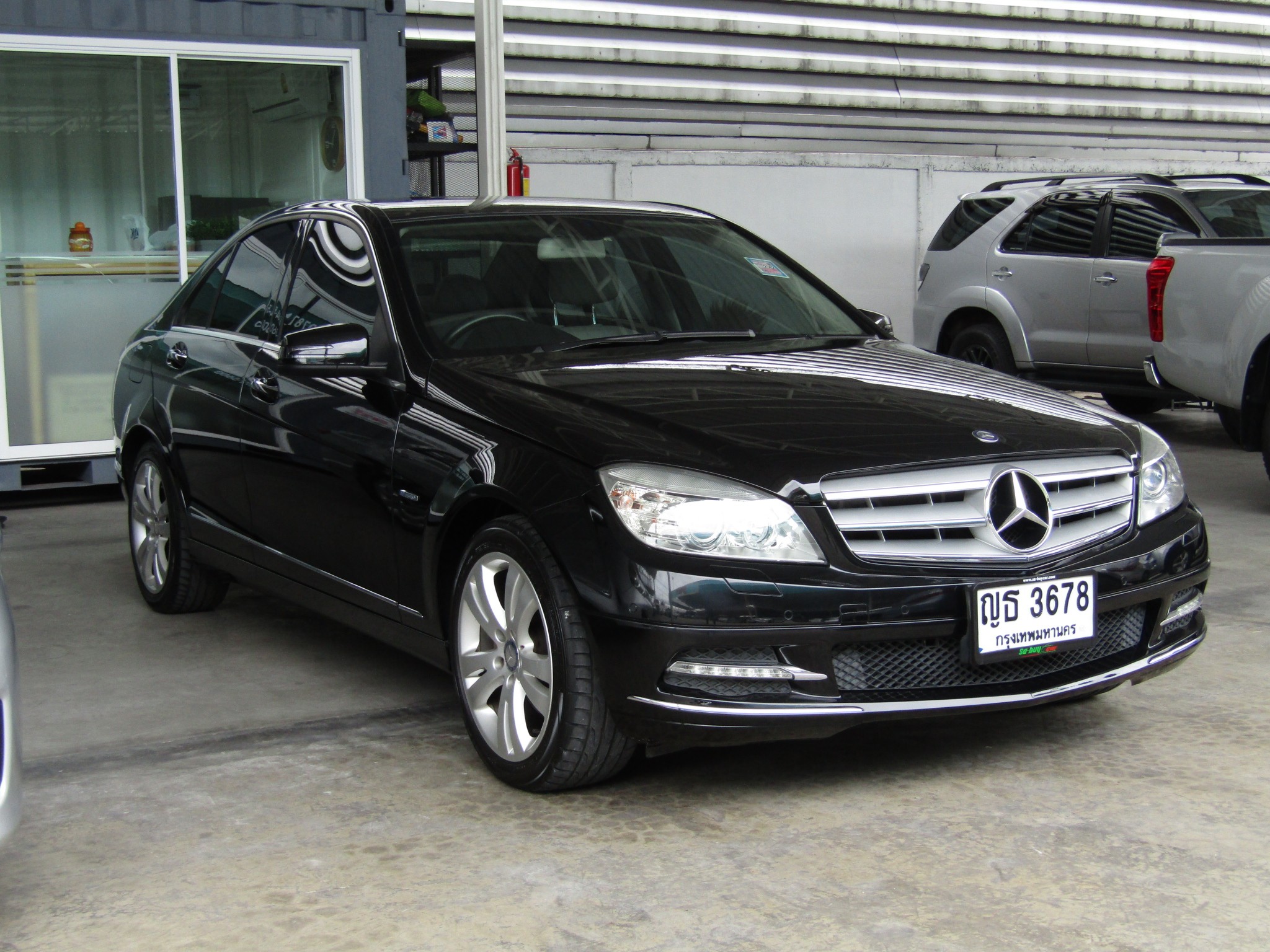 Mercedes-Benz (65,xxx) C250 CGI BlueEFFICIENCY Avantgarde Sedan AT Mercedes-Benz (65,xxx) C250 CGI BlueEFFICIENCY Avantgarde Sedan AT