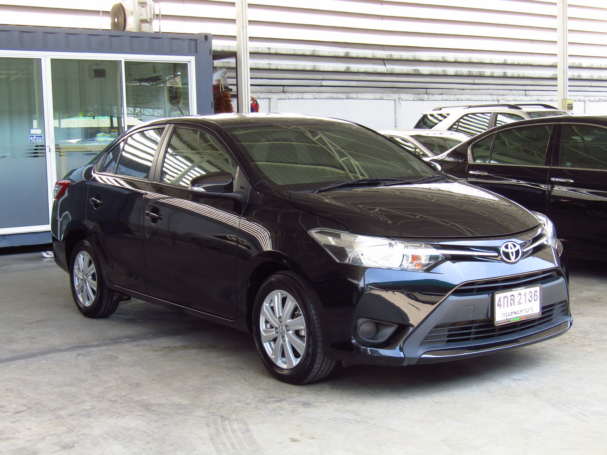 Toyota Vios 1.5 E (67,xxx) AT Sedan Toyota Vios 1.5 E (67,xxx) AT Sedan