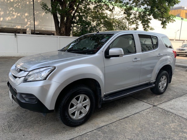 ISUZU (90,xxx) MU-X 2.5 CD ISUZU (90,xxx) MU-X 2.5 CD