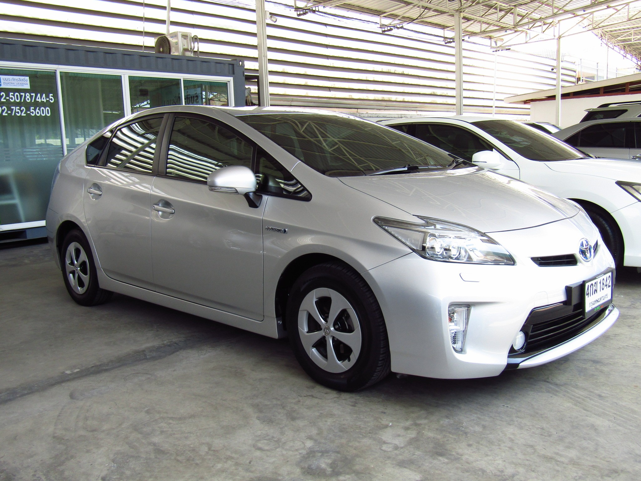 Toyota Prius (48,xxx) Hybrid 1.8 AT Sedan Toyota Prius (48,xxx) Hybrid 1.8 AT Sedan