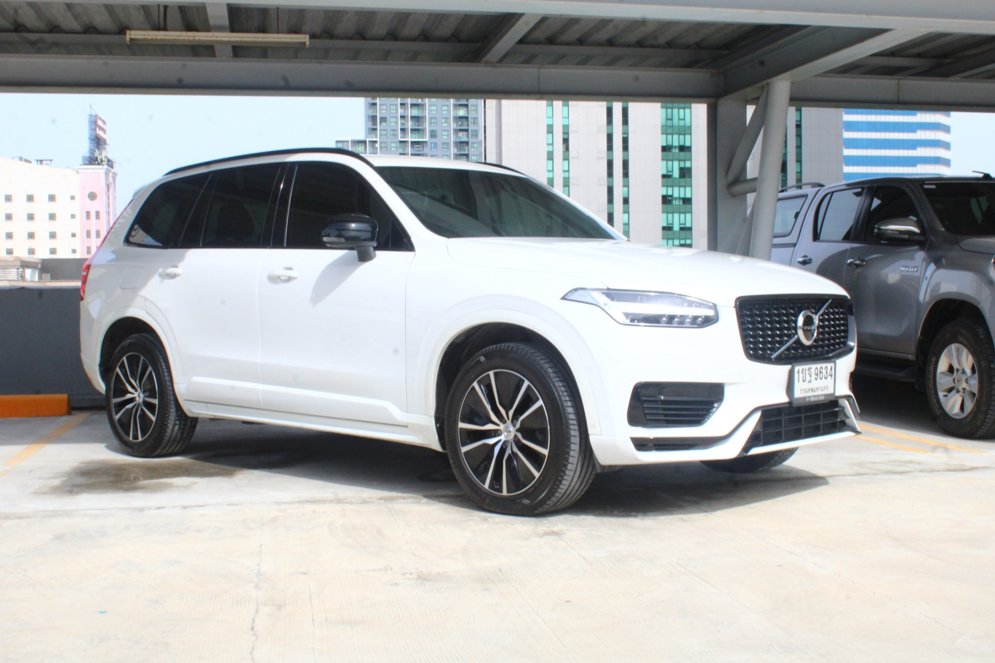 VOLVO XC90 (155,xxx) Recharge T8 AWD R-Design Expression