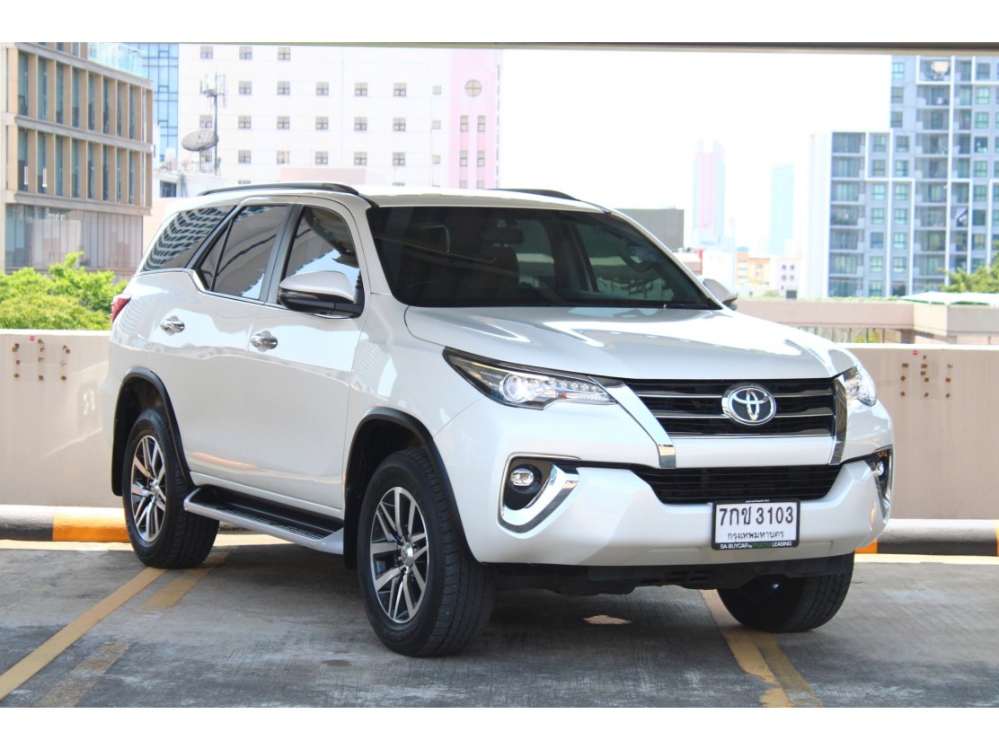 TOYOTA FORTUNER 2.8 V (4WD) AT Navi (WHITE PEARL) (146,xxx)