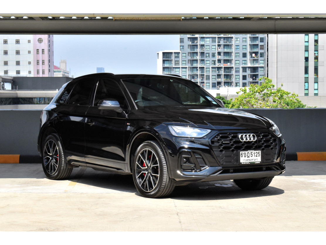 AUDI Q5 55 (29,xxx) TFSI e QUATTRO S Line Black Edition