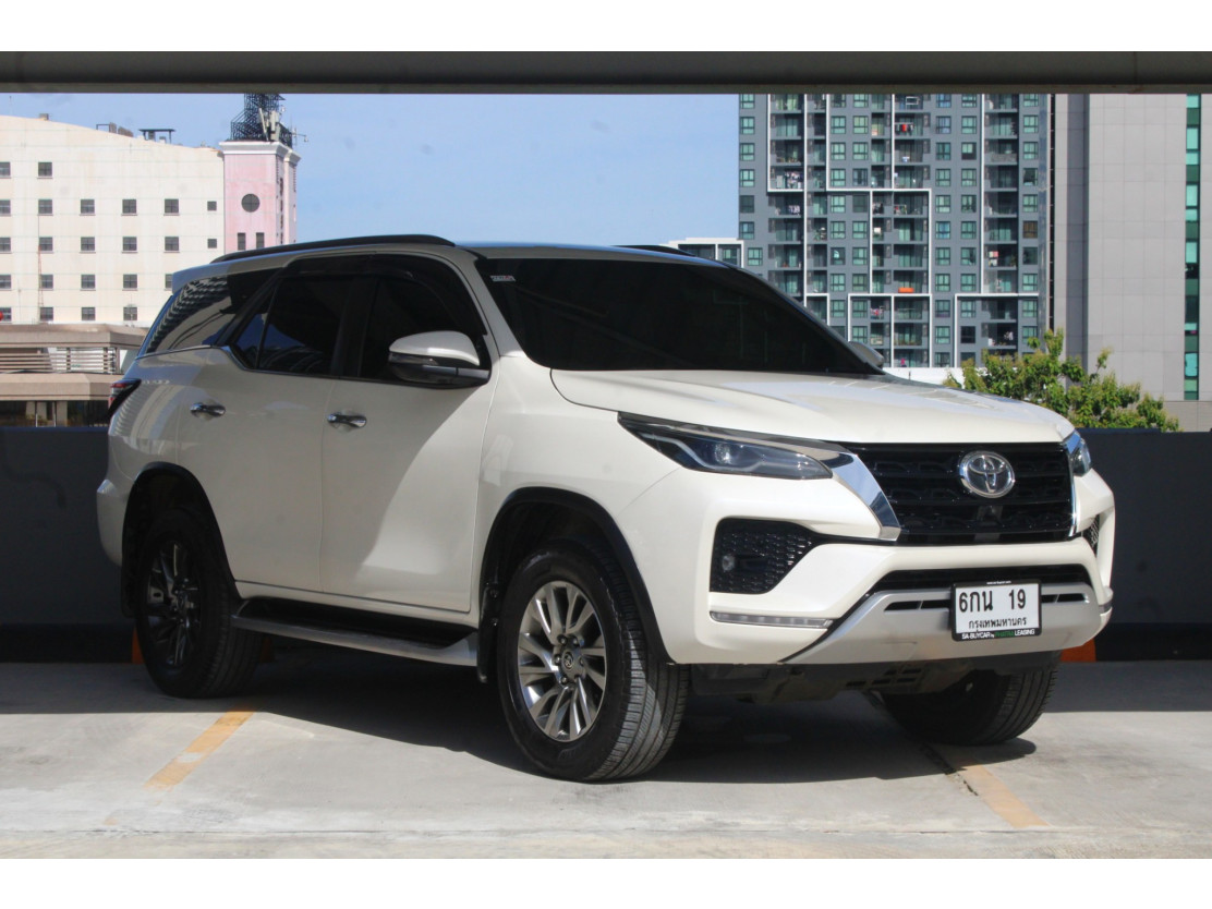 TOYOTA FORTUNER 2.4 V (4WD) AT Navi (ไม่รวมป้ายทะเบียน)