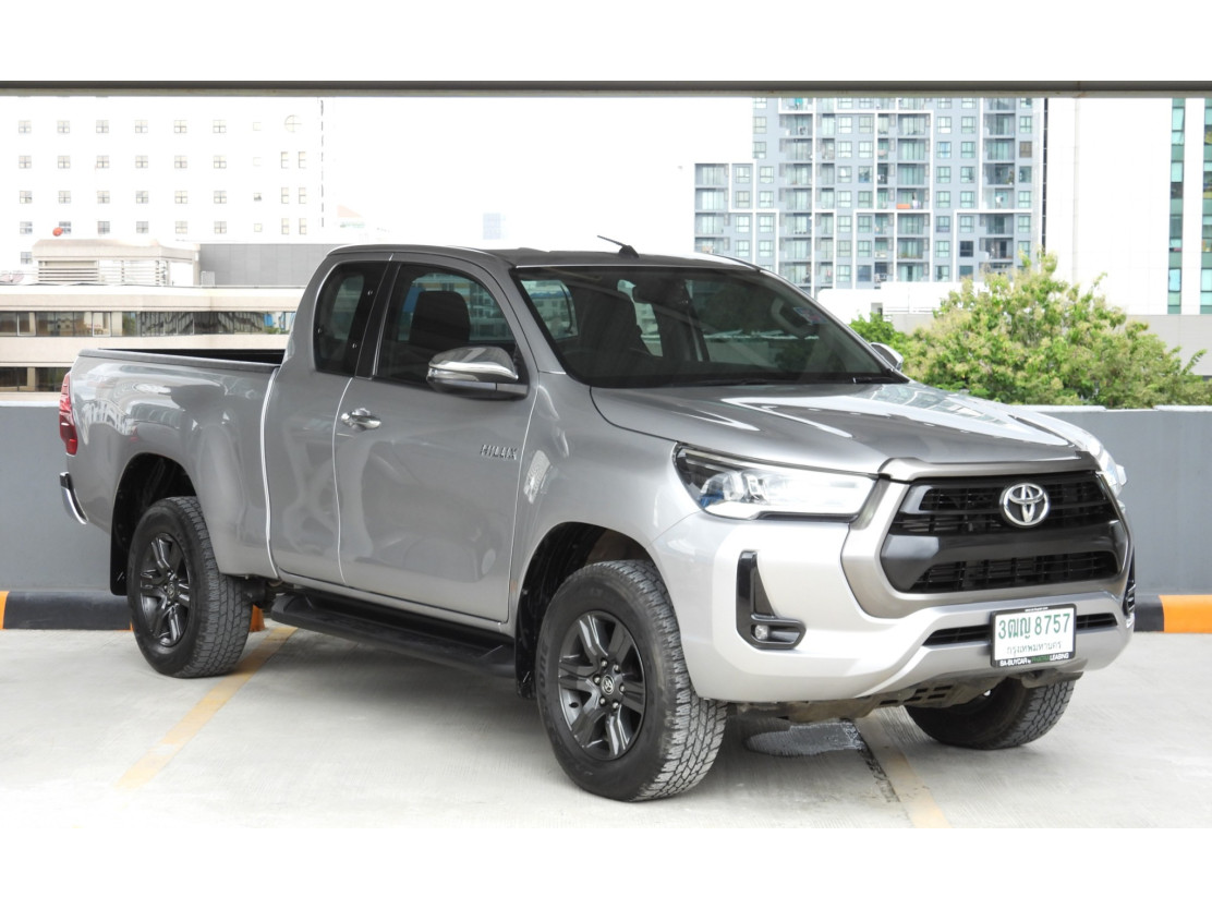 TOYOTA HILUX REVO (24,xxx) SMART CAB Prerunner 2.4 Mid