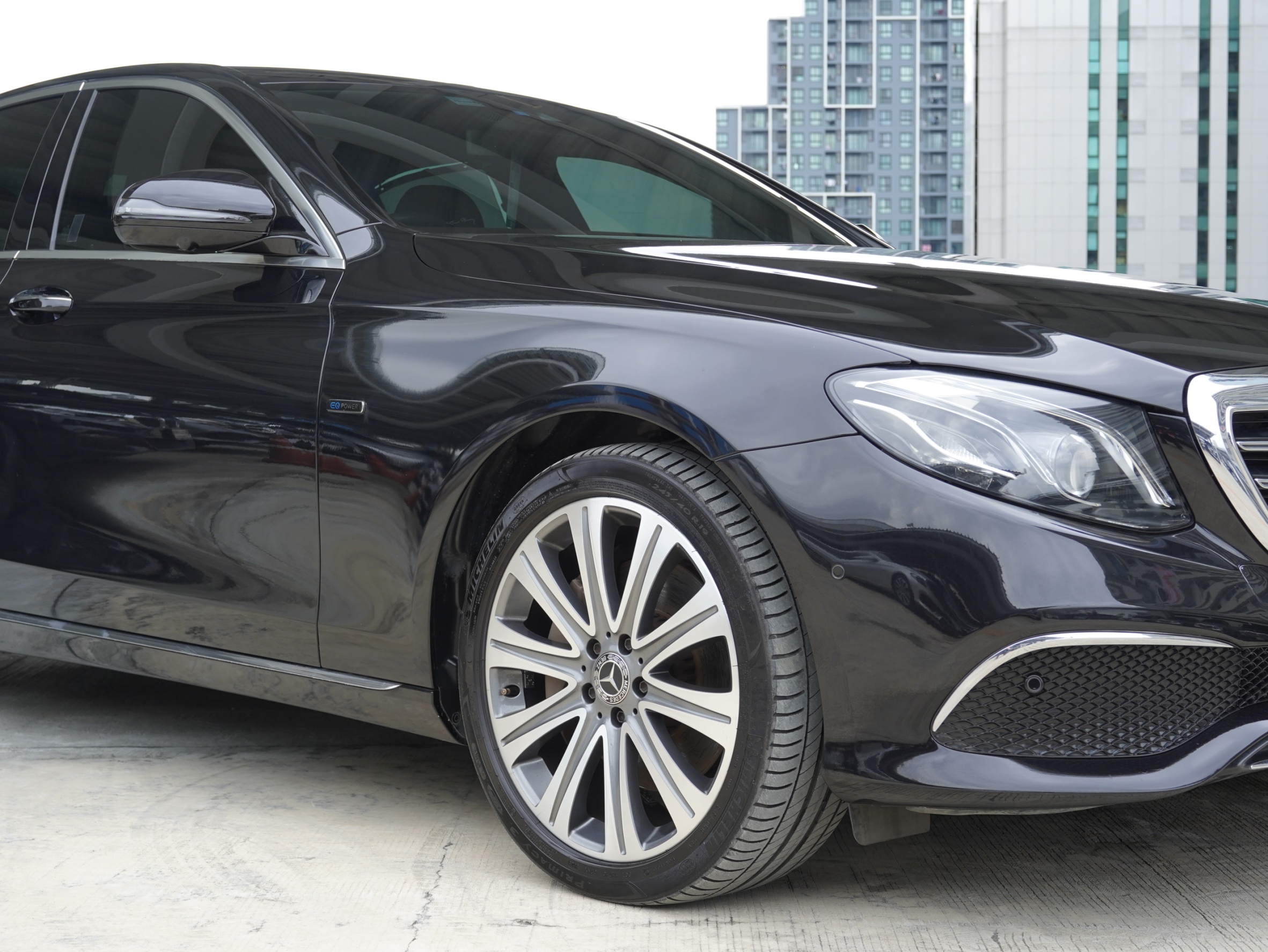 Benz 80 MERCEDES BENZ (80,xxx) E 300e Exclusive